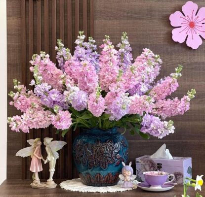 Hoa giả hay hoa thật đắt hơn Hoa giả hay hoa thật đắt hơn