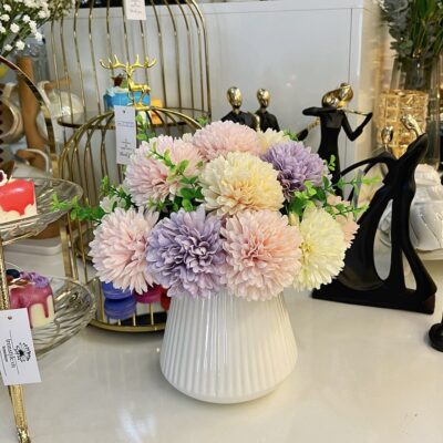 Hoa giả hay hoa thật đắt hơn Hoa giả hay hoa thật đắt hơn